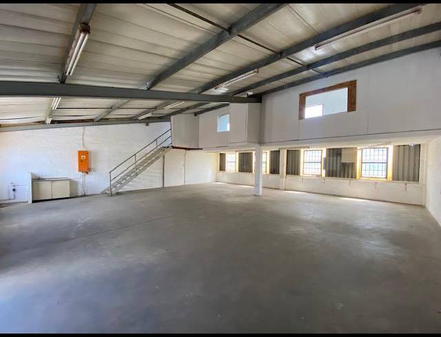 228M² WAREHOUSE TO LET IN PHOENIX INDUSTRIAL